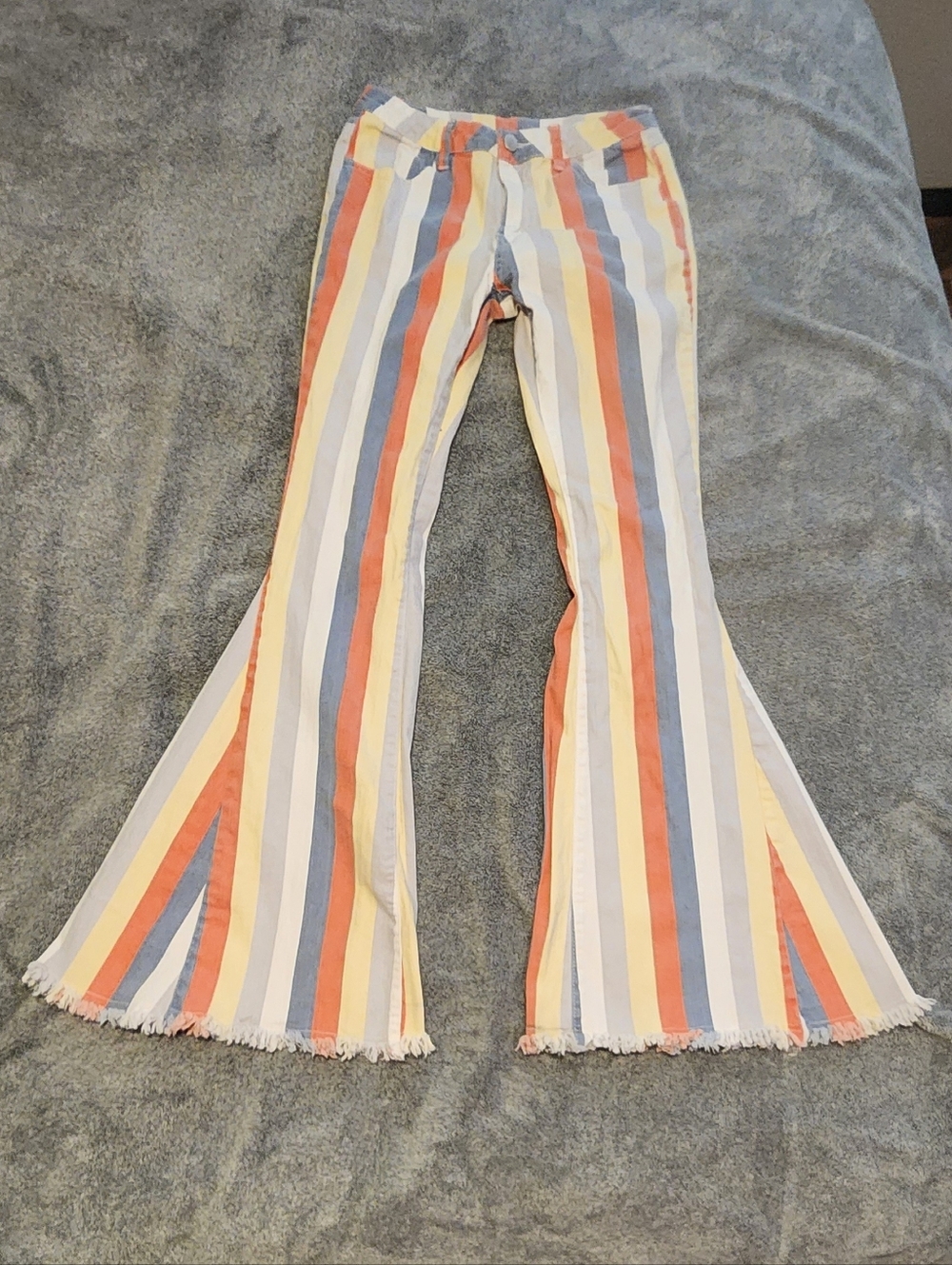 Saints & Hearts Color‑Striped Flare Pants • Waist 26 • 31” Inseam